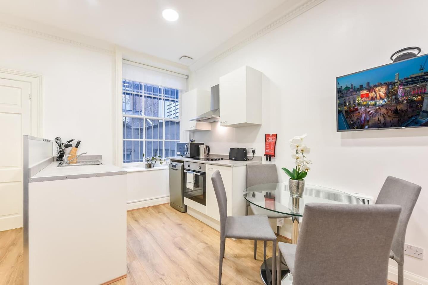 2 Bed Piccadilly Apartment 2 London Ngoại thất bức ảnh